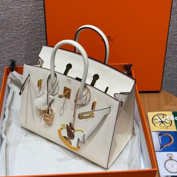 Classic Hermes Bag: A Stylish and Versatile Choice for Elegance - Picture 1 of 6
